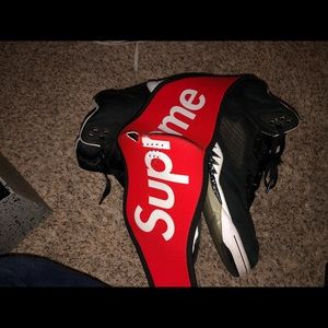 JORDAN RETRO 5 (size 11.5) AND SUPREME